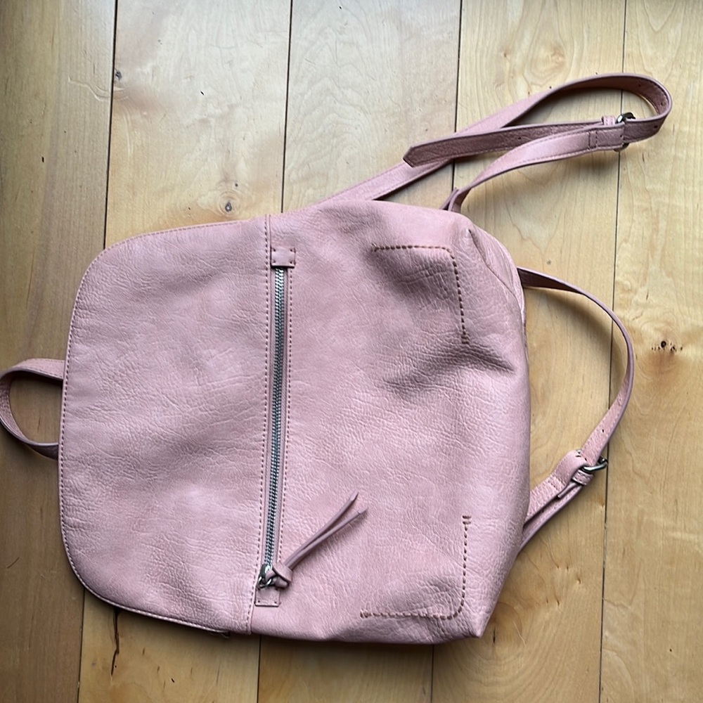 Universal Theead Backpack purse